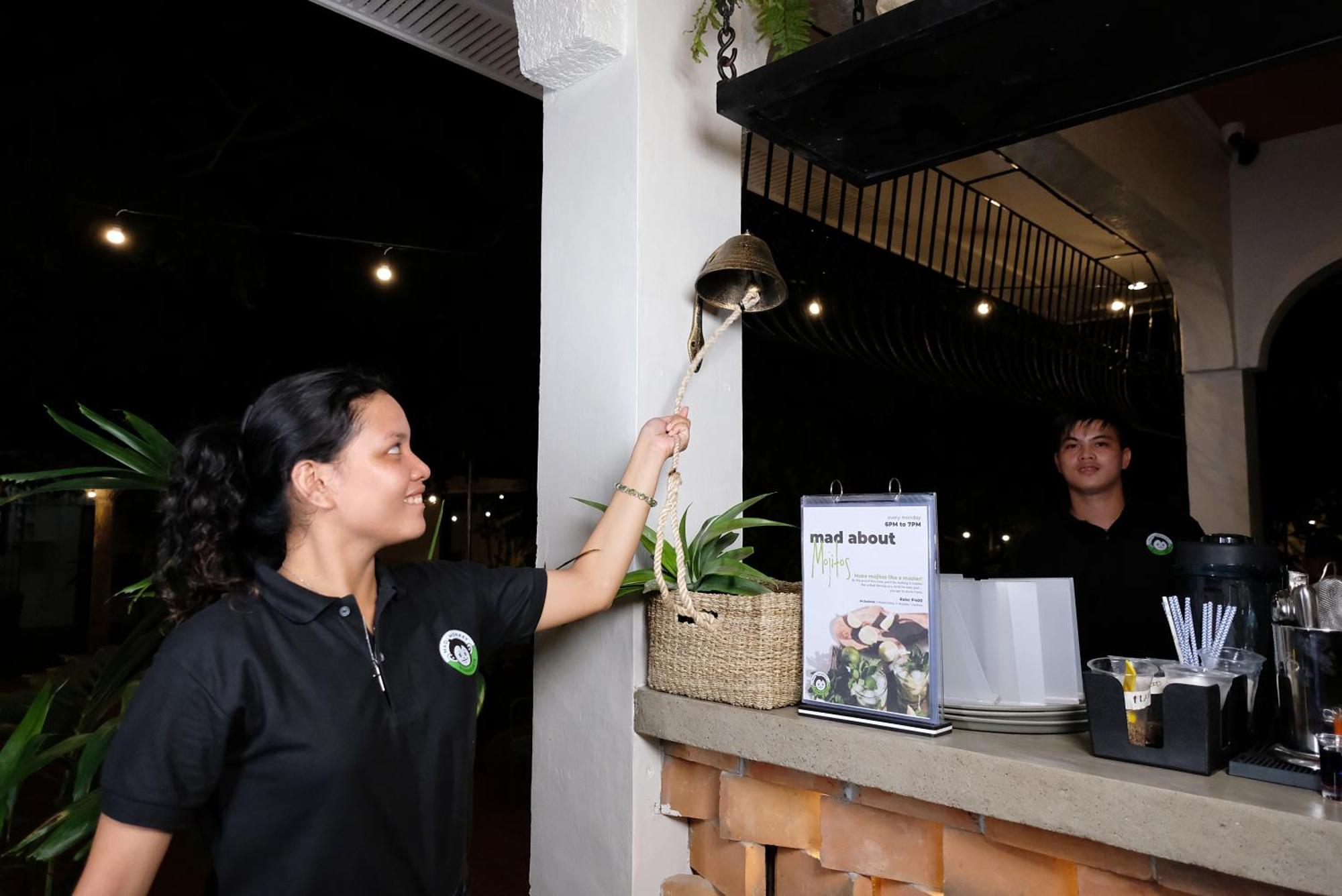 Mad Monkey Dumaguete Hostel Dumaguete City Buitenkant foto